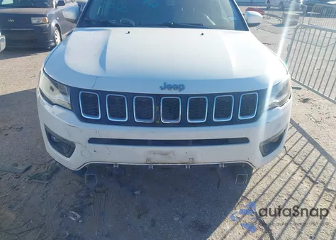 2018 Jeep Compass Latitude Fwd z USA, uszkodzony, nr VIN 3C4NJCBB7JT123785